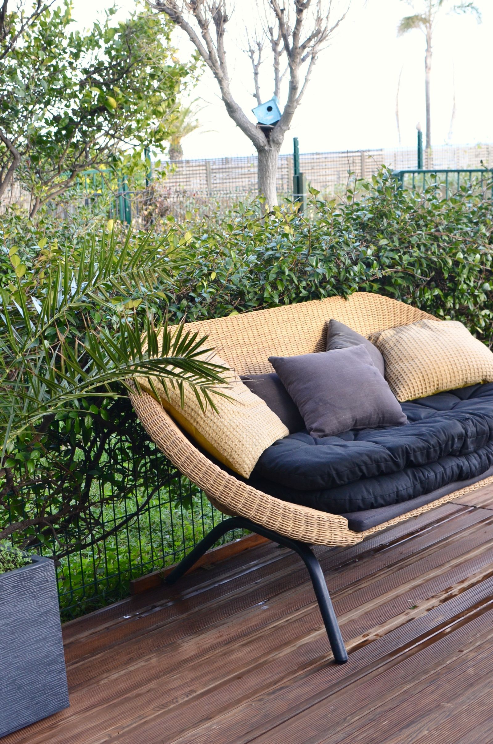 Modular & Deep Seating